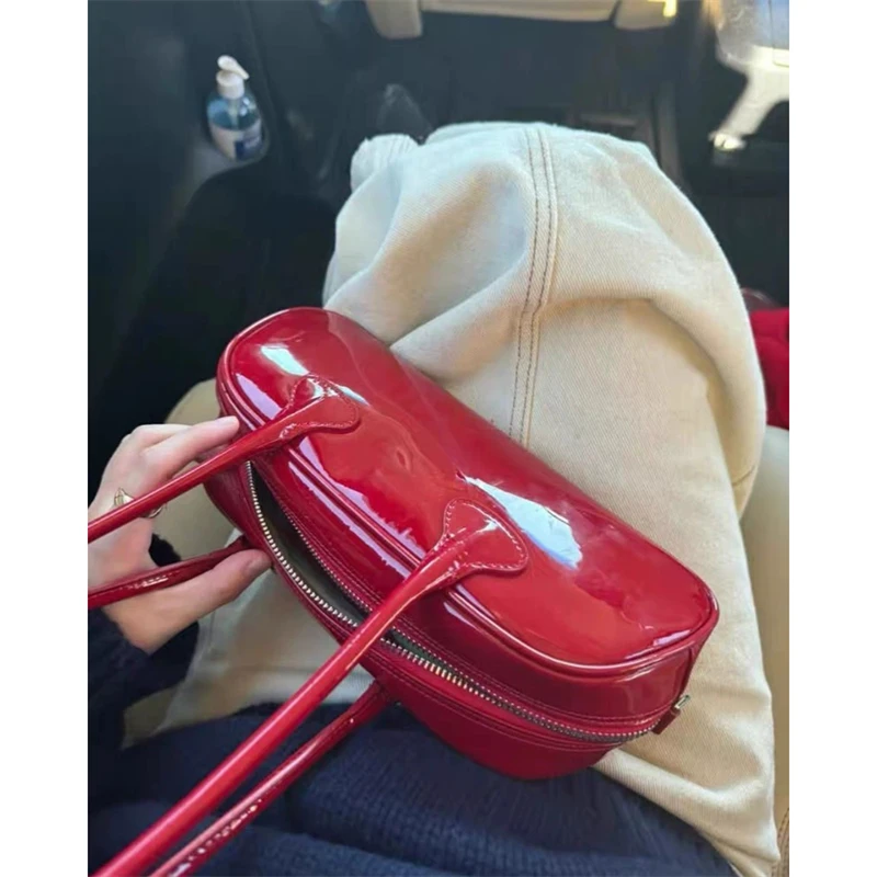 South korea  Bag Women 2024 New Red Shoulder Bag Senior Baguette Bag Fashion Patent Leather Portable Underarm Bag