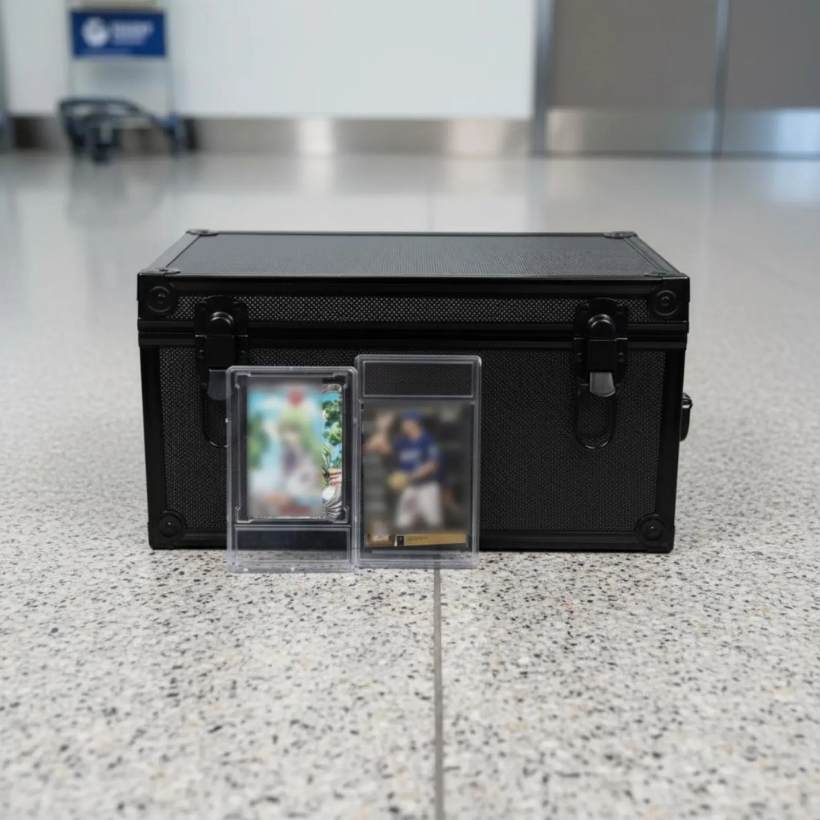 

Graded Card Storage Box Hard Shell PSA Card Slab Case Shockproof Abrasion-Resistant for Travel