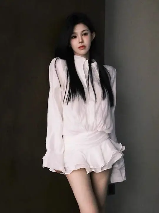 

White irt Dr Women's Autumn Winter New Sexy Romantic V-ne Slimming ort Skirt with Lace Hem High Waist A-line Dr