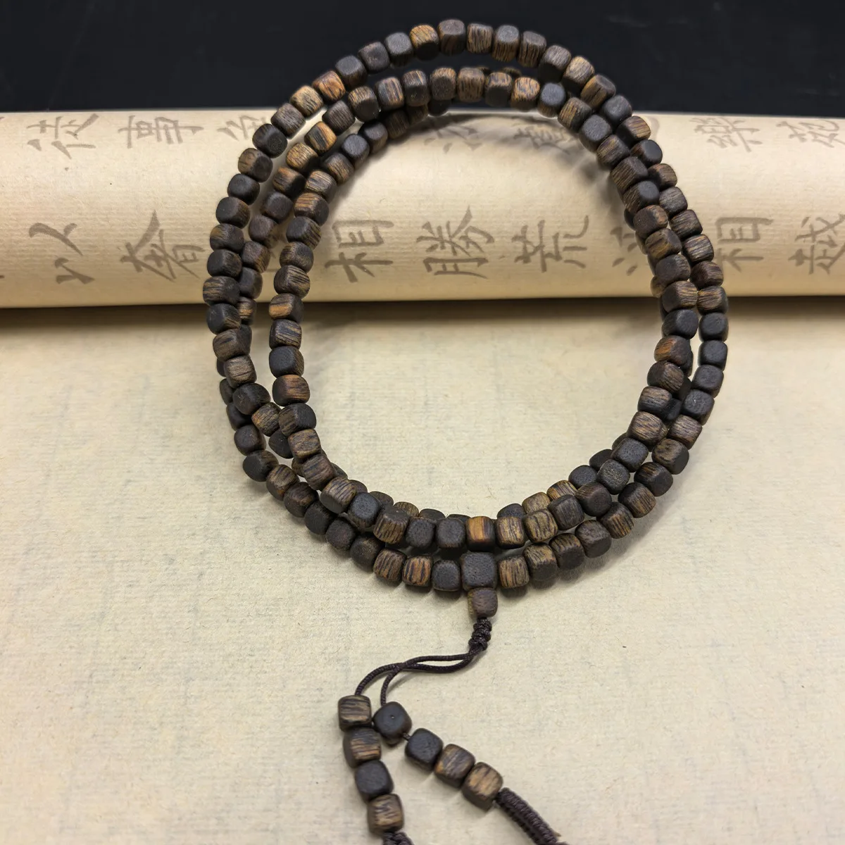 

Браслет из квадратных бусин агарового дерева с Хайнаня, многослойный, ручной работы, для мужчин и женщин, подарок