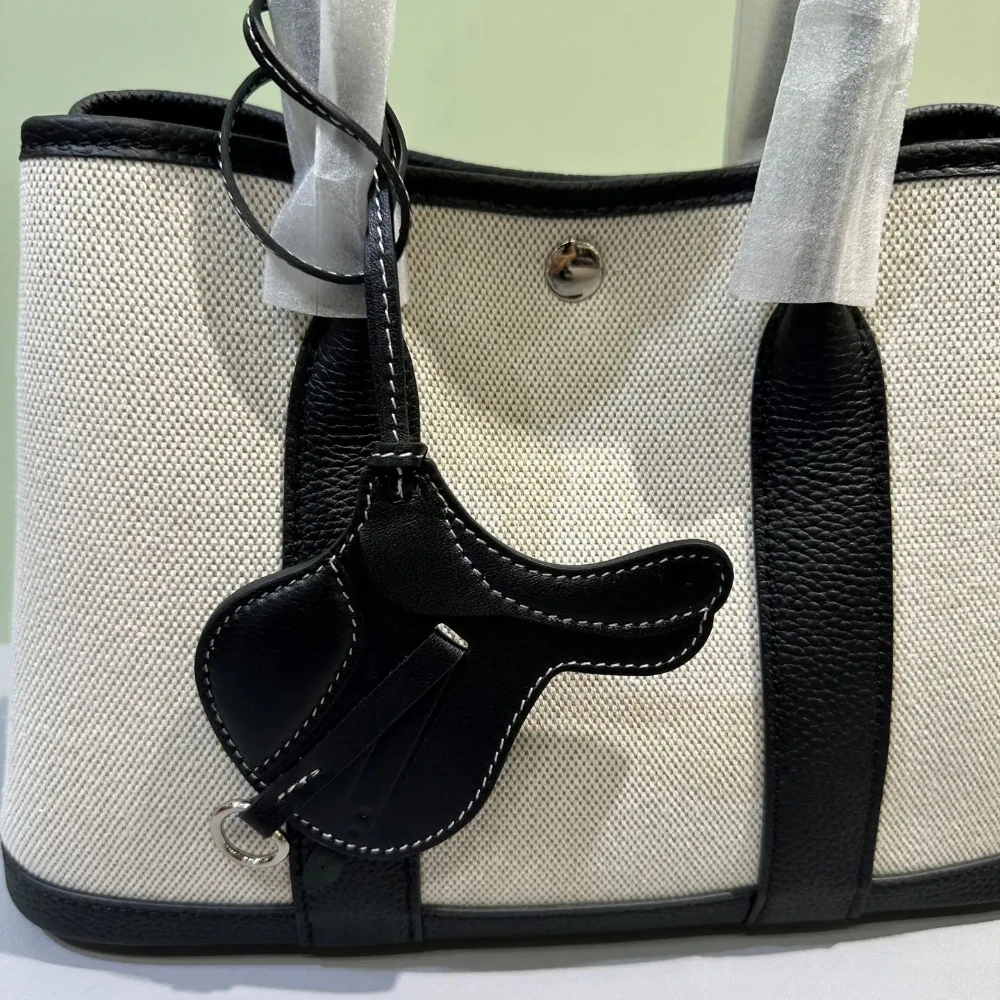 Luksusowy Wysokiej Jakości Zawieszka do Torebki, Zawieszka do Torebki typu Saddle Bag, Uroczy Brelok do Kluczy Samochodowych, Luksusowe Ręcznie Robione Akcesoria do Torebek ze Skóry Owczej