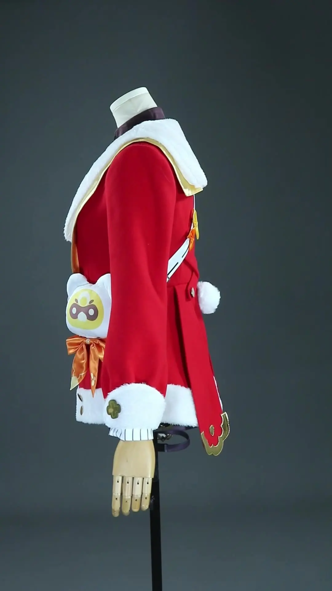 أزياء جينشين إمباكت التنكرية لرسومات الفانوس التي تتميز بـ Xiangling وH Hu Tao