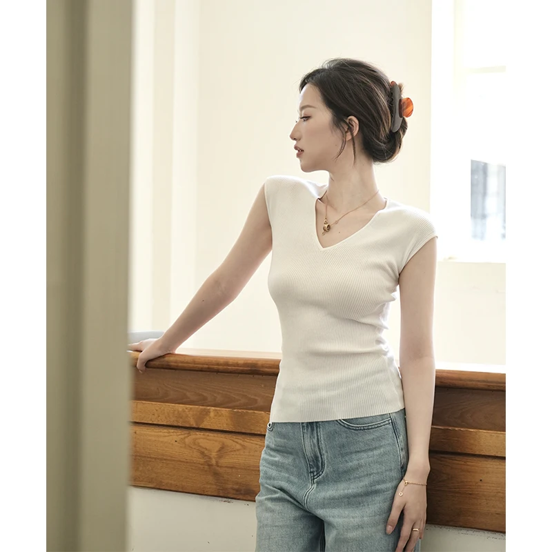 

Футболка SerioLudere Lazy Egg Relsel с V-образным вырезом и коротким рукавом, белая, приталенная, женская, летняя, повседневная, модная.