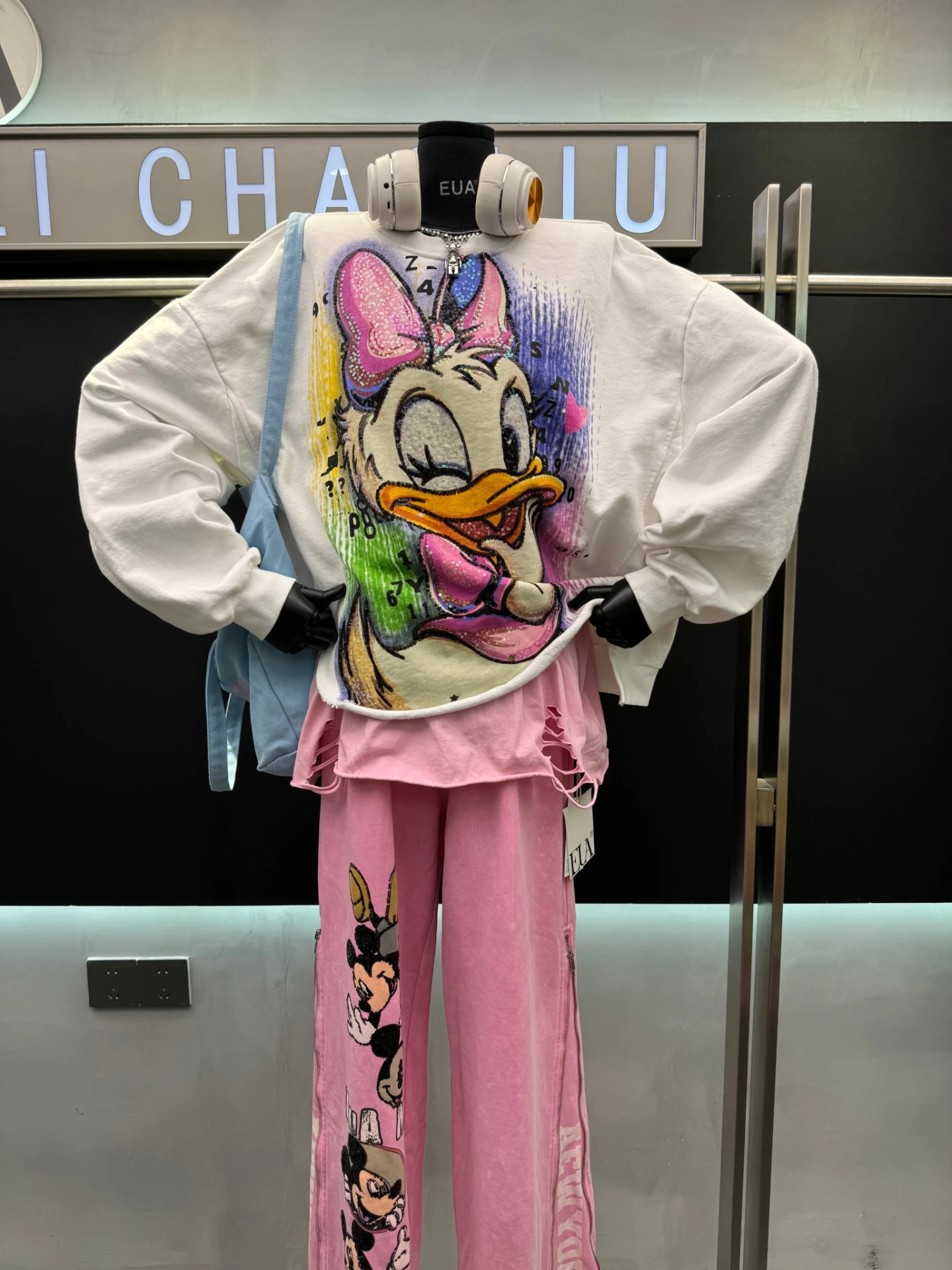European Style Women's Sweatshirt 2025 Autumn New Heavy Sequin Duck Print Pullover Sweatshirt Loose Versatile Fake Two-Piece Top