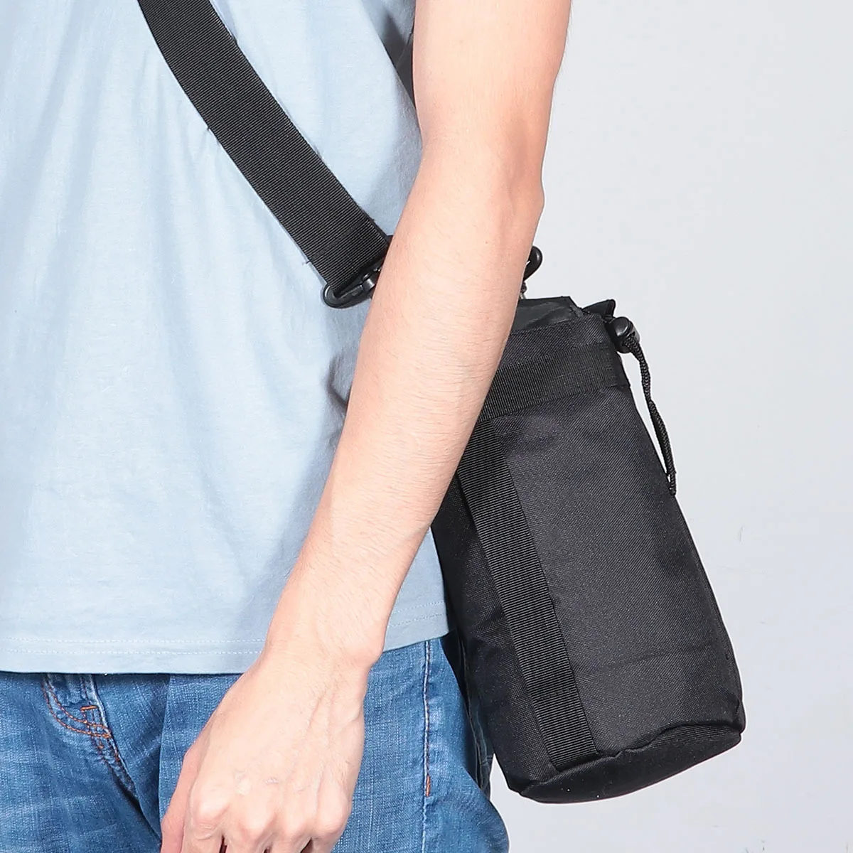 

Bottle Bag Heavy Duty Wear Resistant Waterproof Portable Design with Adjustable Strap for Hiking Running Camping Travel Water