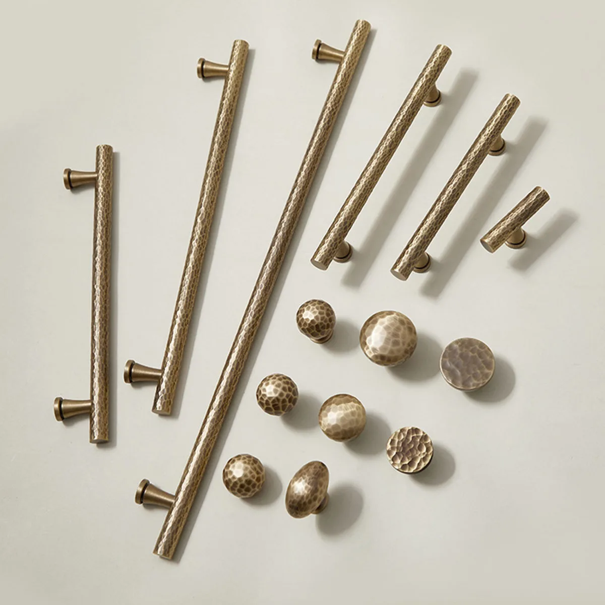 Retro Copper Hammer Handle Brass French Wardrobe Cabinet Door Handles American Antique Drawer Handle Decor Furniture