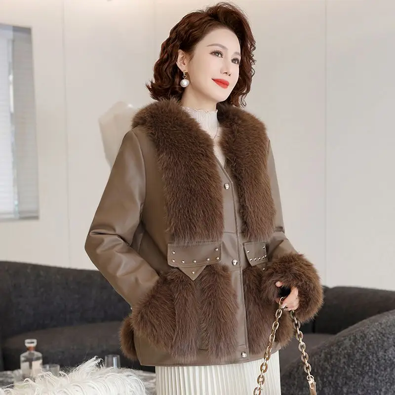 Damski płaszcz zimowy z futrem na rok 2025, luźny, zintegrowany futrzany, imitacja futra, kurtka bawełniana.