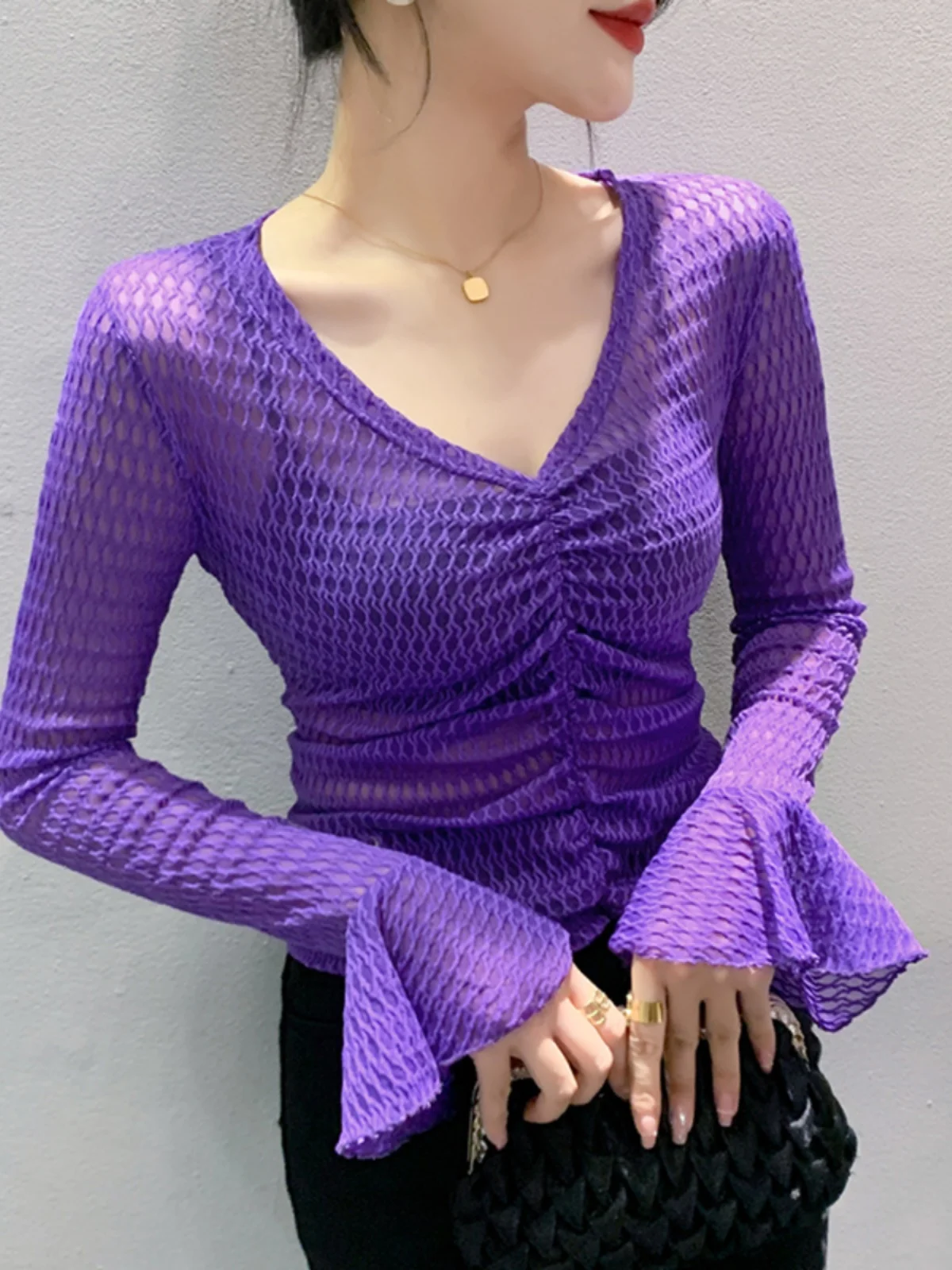 Jesienna koszulka z dekoltem w kształcie litery V, żakardowa, rozszerzana koszulka z długim rękawem, damska przepuszczalna, plisowana, przycięta koszulka typu slim fit topy BH1906