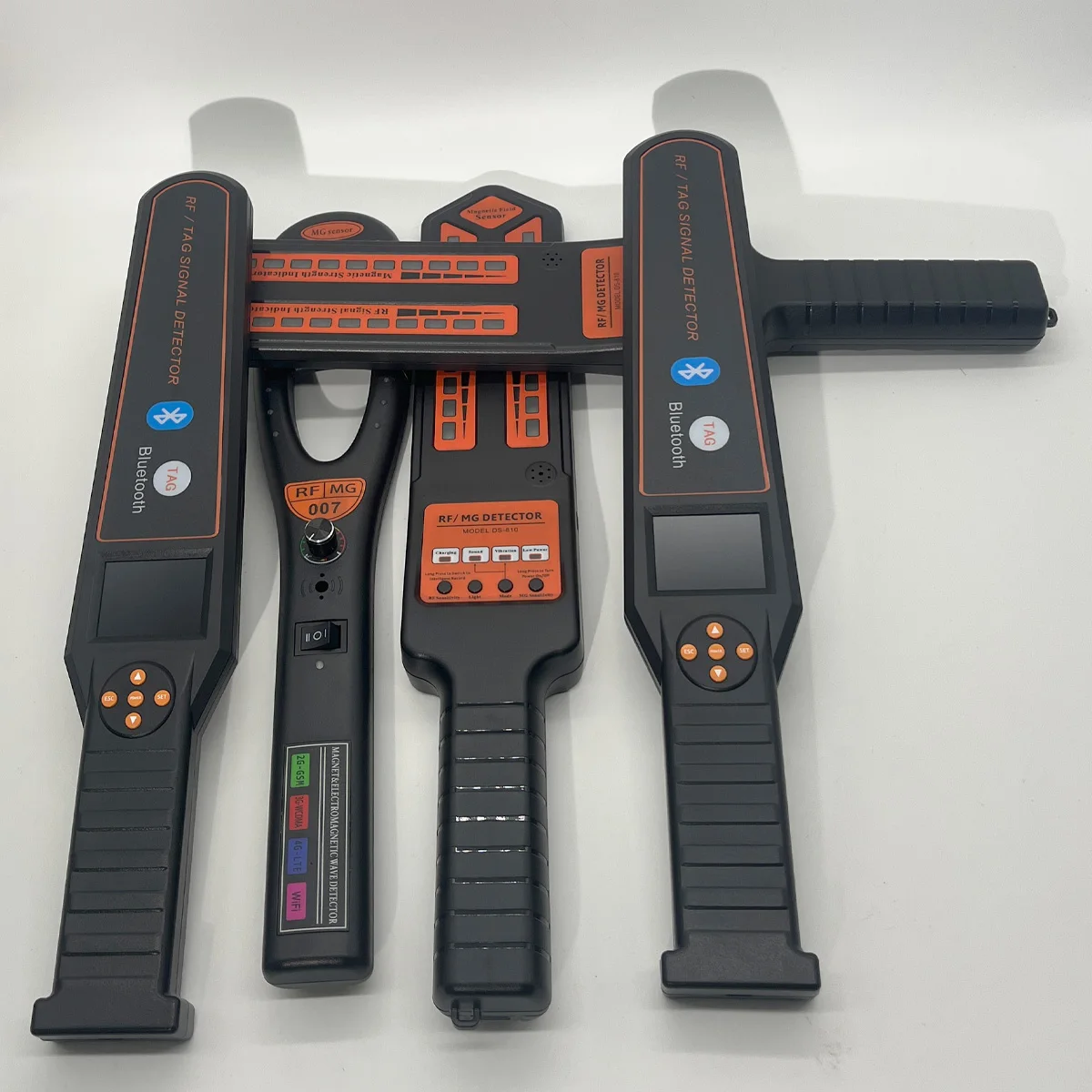 كاشف إشارة RF المضاد للتجسس والماسح الضوئي للمجال المغناطيسي للاجتماعات السرية في غرفة الفندق، سلامة غرفة تغيير الحمام