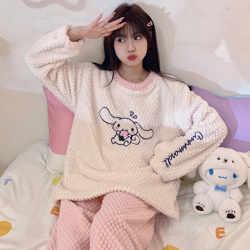 

2023 Winter New Kawaii Sanrio Cinnamoroll Pajamas Pochacco Cartoon Anime Cotton-Padded Thickened Round Neck Home Clothes Set