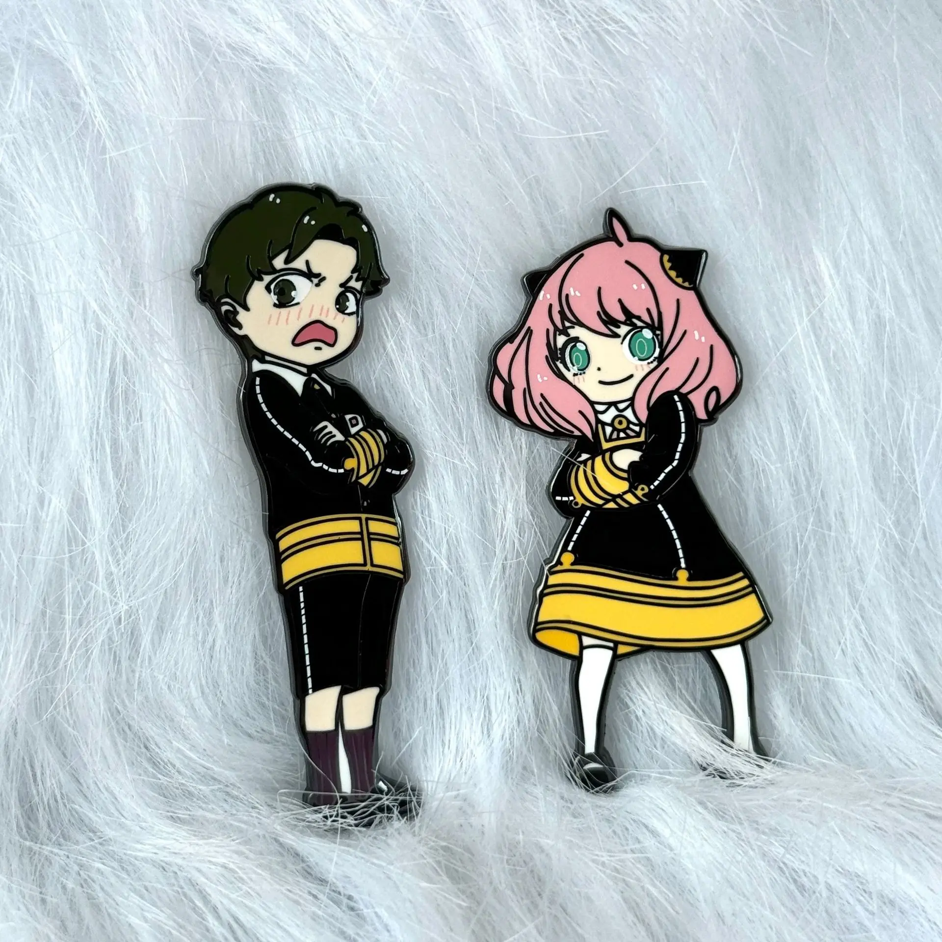 Funny Anime Anya Damian Lapel Pins for Backpacks Women's Brooches Badges Cute Manga Pin Hard Enamel Pin Jewelry Accessories