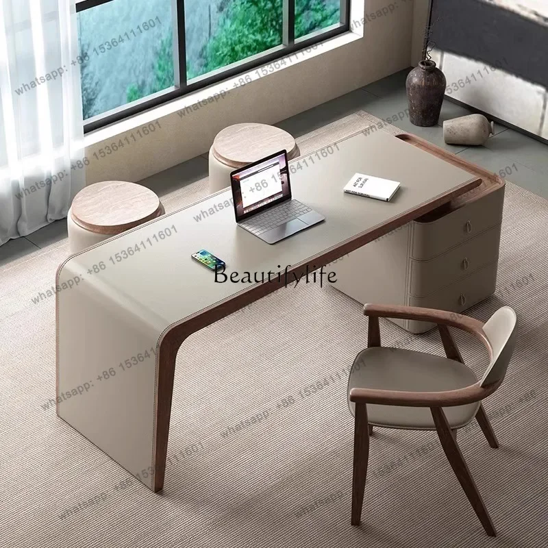 Biurko w stylu retro z skóry 56Saddle, luksusowe, designerskie, nowoczesne, proste, z litego drewna.