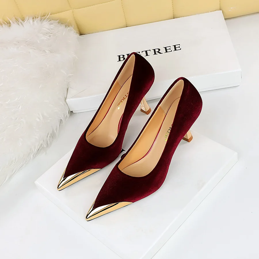 

Fashionable And Sexy Nightclub Slimming Wine Cup High Heel Velvet Shallow Mouth Metal Pointed Women's Singles Shoes Women Pumps