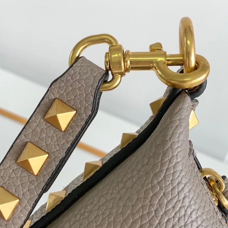 Handbags for Women 2024 Gold Luxury Designer Stud Hobo Bags Shape Rivet Soft Evenlope Bag Small Shoulder Silver Evening Clutch