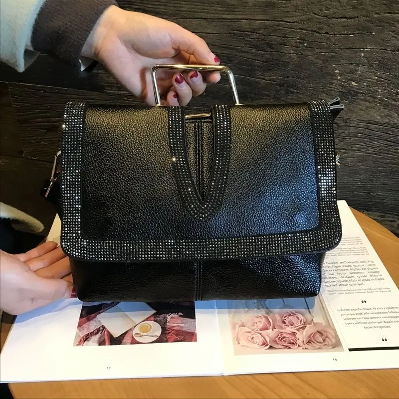 

Diamond-encrusted Square Clutch Bag New High-quality Shoulder Messenger Bag Hot-selling Diagonal Span Portable Temperament Bag