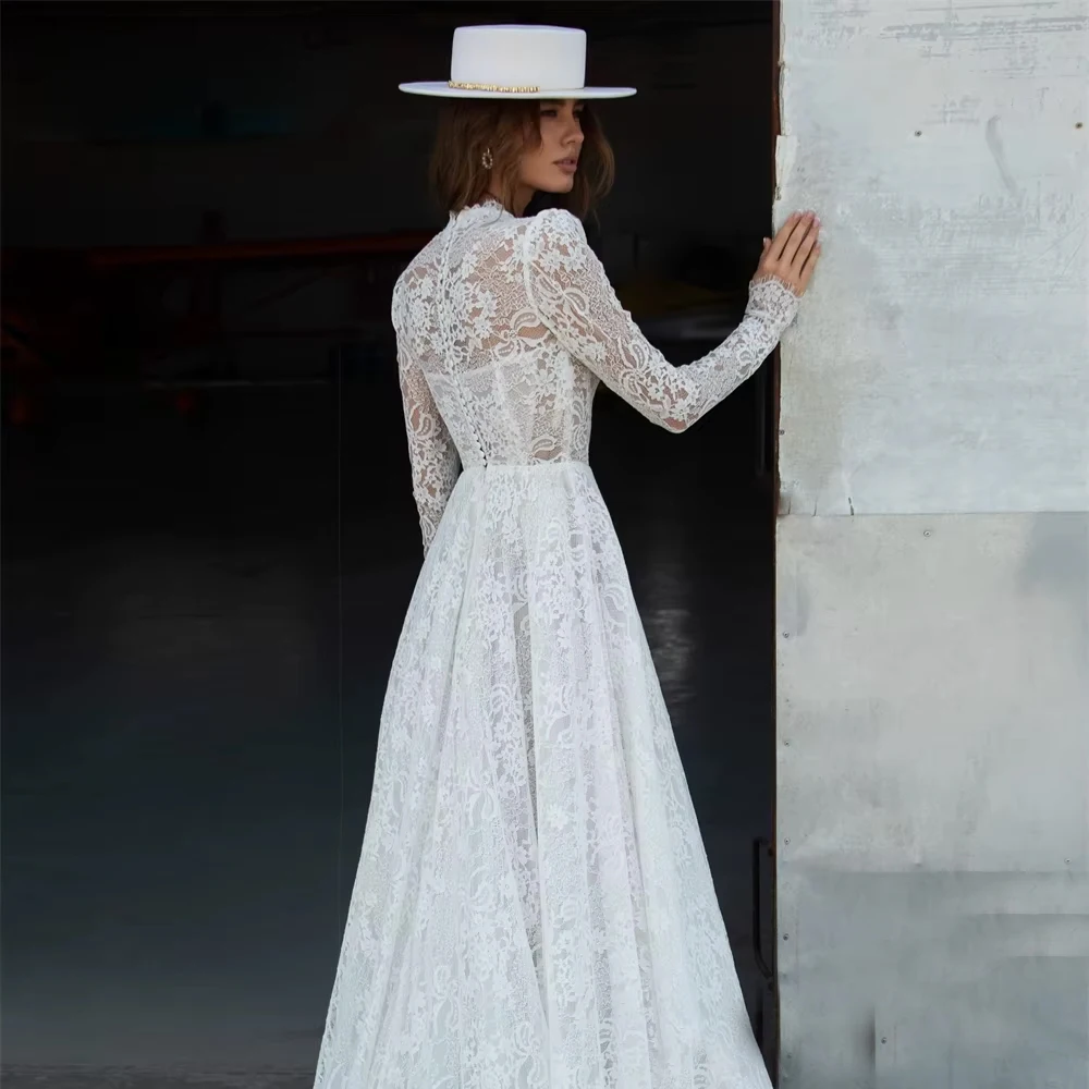 ชุดแต่งงานคอวีแบบหรูหราสั่งตัดได้สำหรับเจ้าสาว แขนยาว ผ้าลูกไม้ทรงเอไลน์ ประดับด้วยลายปัก ชุดเจ้าสาวยาวกรอมพื้น