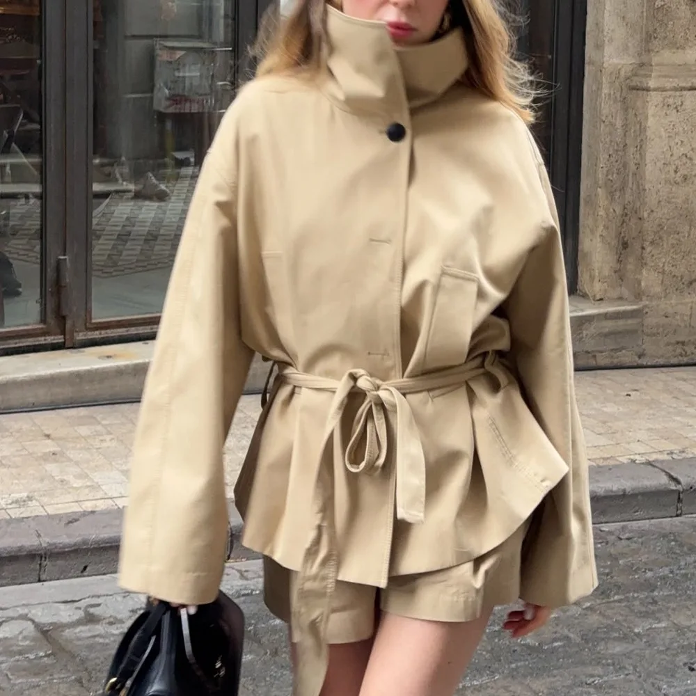 

Cross-Border Women's Clothing Wholesale: European And American Style Trench Coat With Belt, Buttoned Pleated Shorts