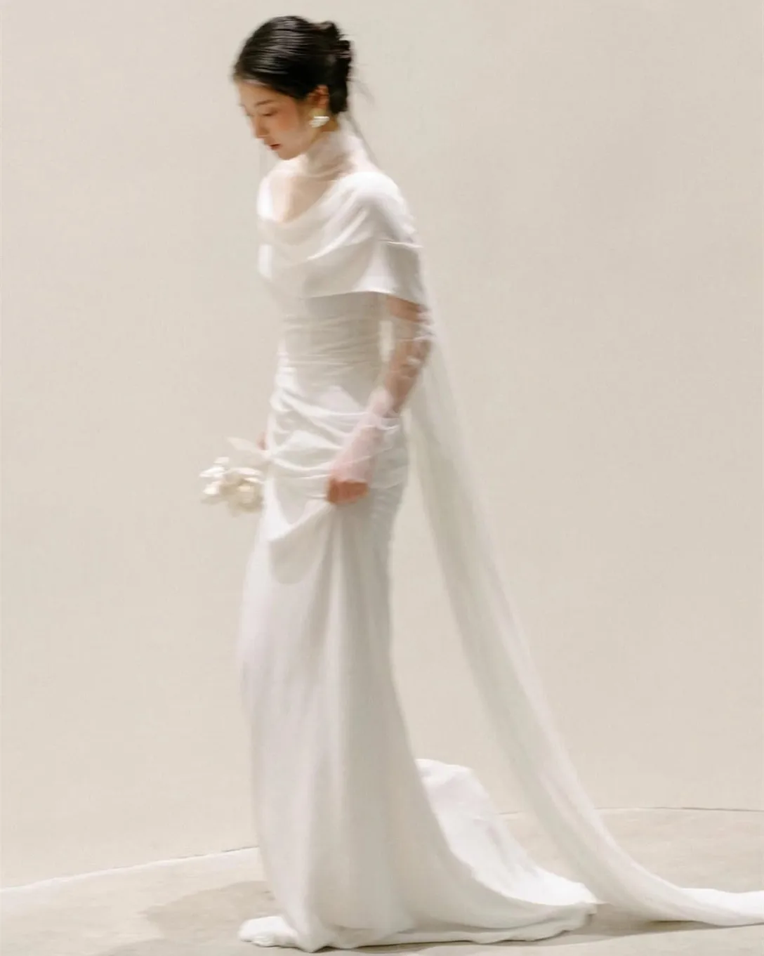 فساتين زفاف كريب بأكمام طويلة مخصصة من التول على الطراز الكوري حورية البحر برقبة عالية وسحاب خلفي مطوي سترة زفاف للنساء #3