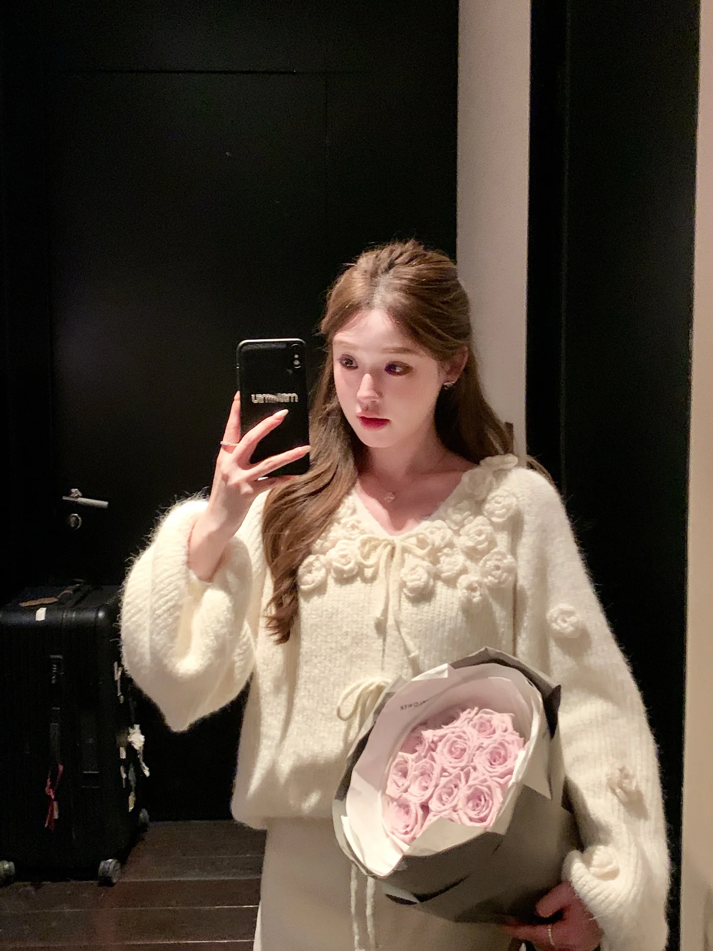 

Loose Women's Knitted Sweater Jaet Yang Xiaolei Korean Aosphere 3D Flower Mixed Wool Winter Warm V-Ne Long Sve