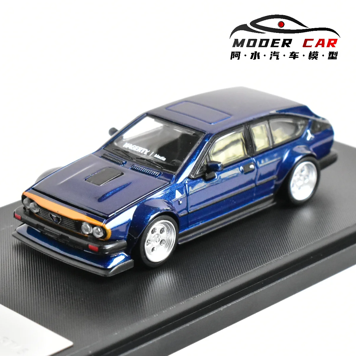 TPC 1:64 GTV6 Coche modelo fundido a presión de cuerpo ancho