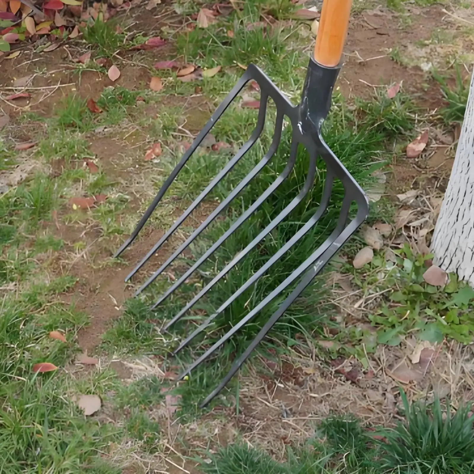 Heavy Duty Farm Fork Wide Tine Gardening Tool Agricultural Steel Fork for Planting Area Maintenance