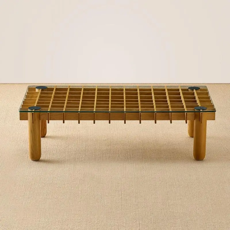 طاولة قهوة من الخشب الصلب على طراز العصور الوسطى، غرفة المعيشة، شقة صغيرة من الرياح وابي سابي، طاولة حافة زجاجية مربعة بسيطة وحديثة