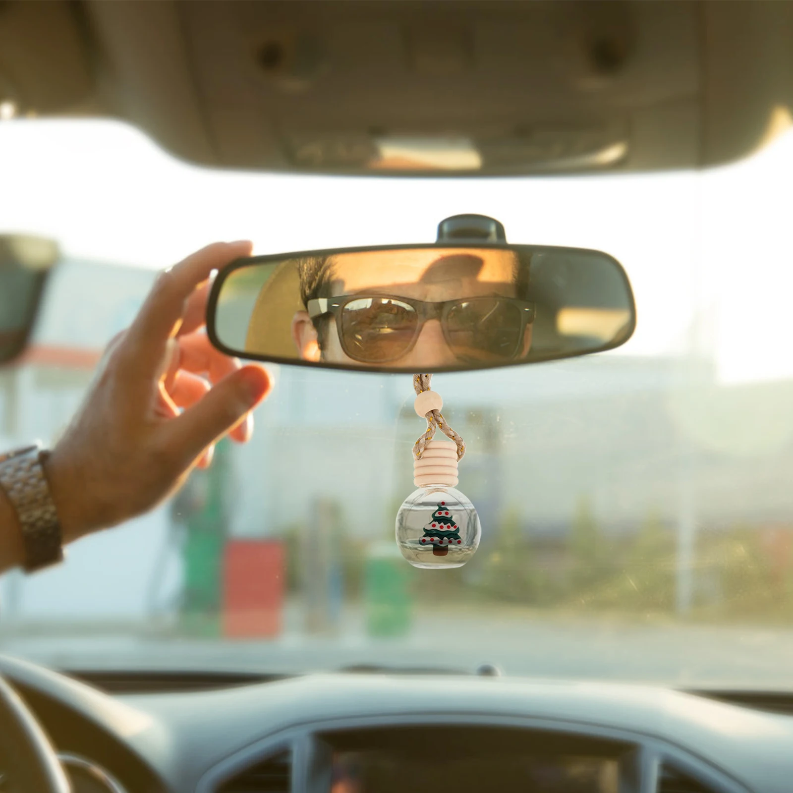 

2Pcs Christmas Car Perfume Hanging Bottles Refillable Empty Essential Oil Diffuser Bottles Cute Car Air Freshener Decorative