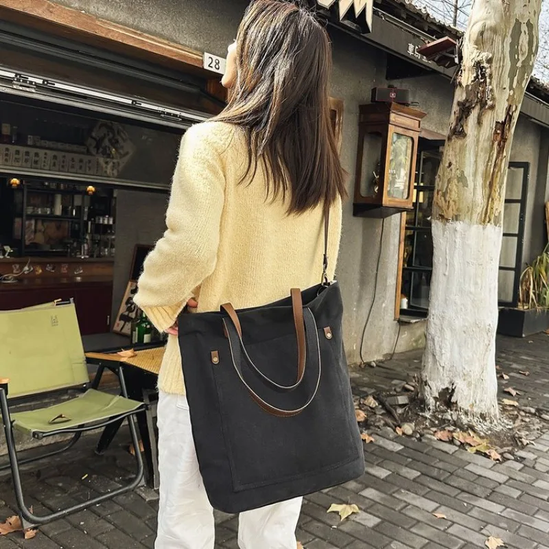 

Luxury Brand Fashionable Diaper Bag For Women Designer Leather Tote With Vintage Style And Elegant Crossbody Messenger Strap