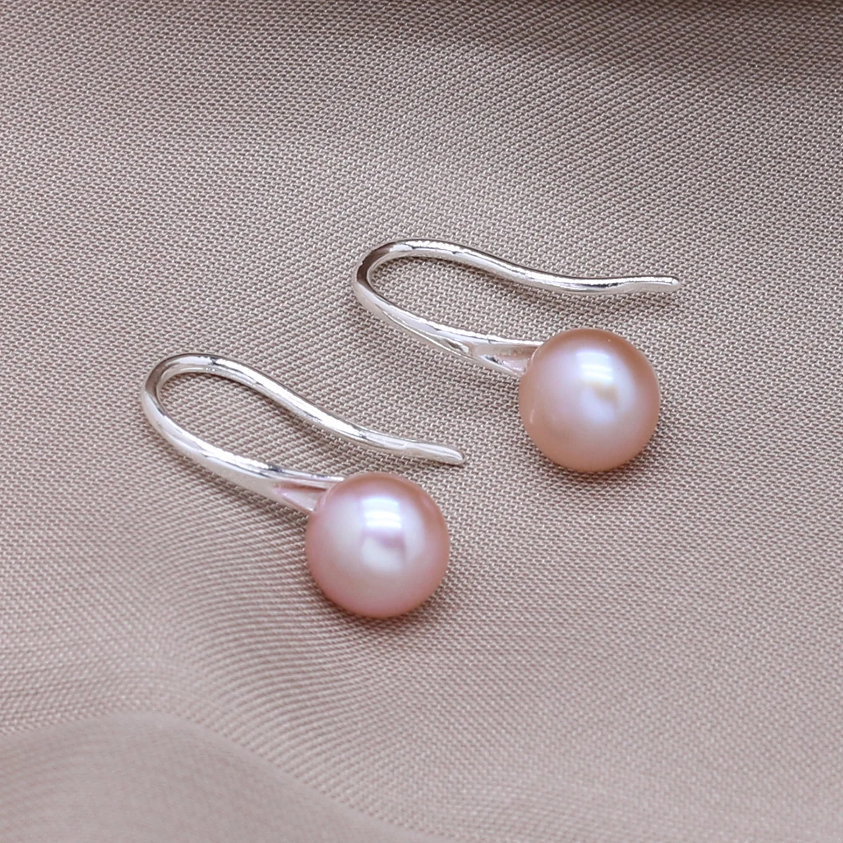 A Pair of Fashion Natural Freshwater Pearl Purple Flat Round Earrings for Women\'s Boutique Jewelry Gifts 20x6mm