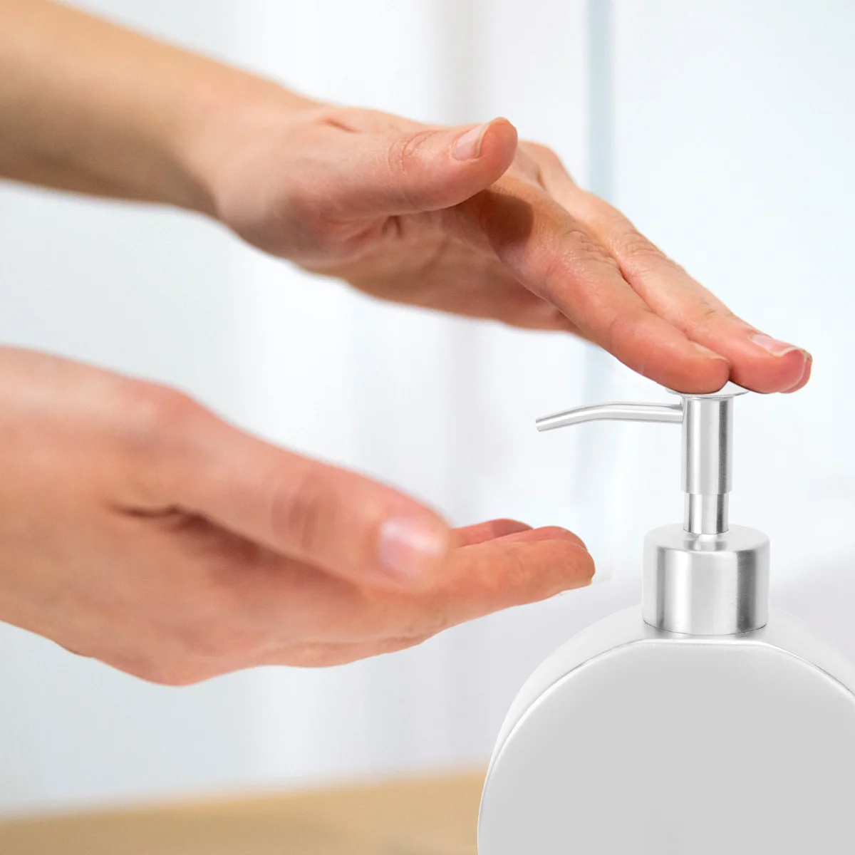 

1 шт., дозатор лосьона из нержавеющей стали, бутылка с насосом, герметичный контейнер для шампуня, лосьона, мыла для рук, бутылки с жидким насосом