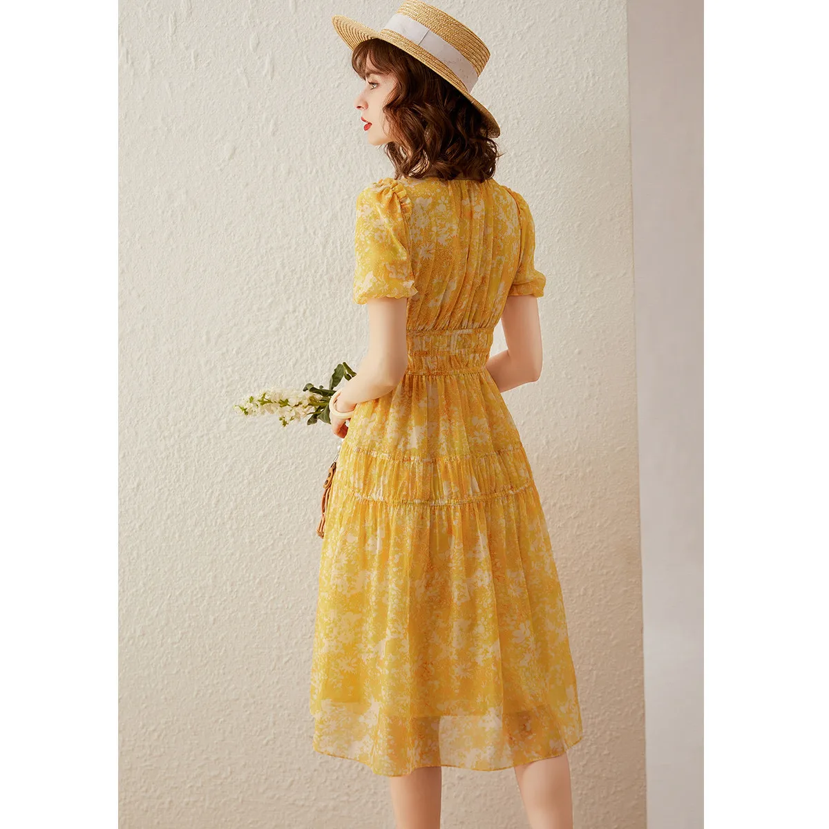 LOUISYAO فستان زهري مزاجه امرأة 2025 صيف جديد نماذج فستان متطورة أنيقة فقاعة كم فساتين النساء ضئيلة