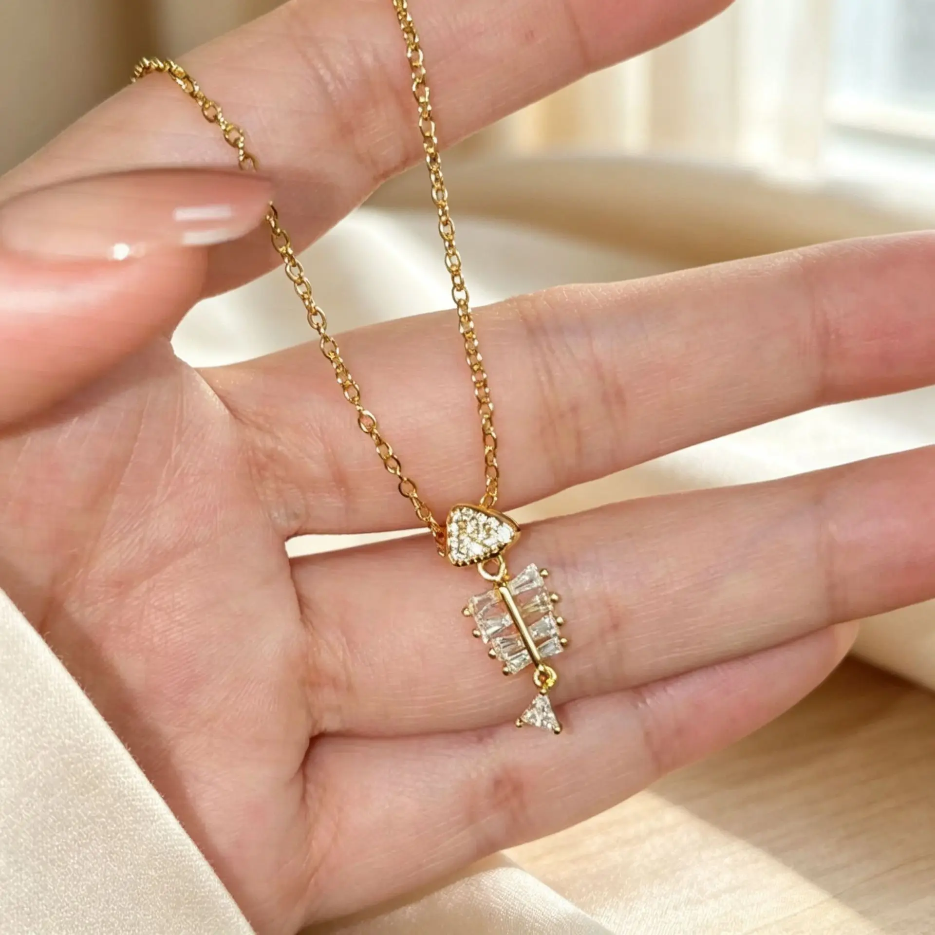 Lucky Bracelet Hand String Shake Sound Fish You Accompanied By Small Bones Fishbone Pendant Women Exquisite Flashing Very Fine