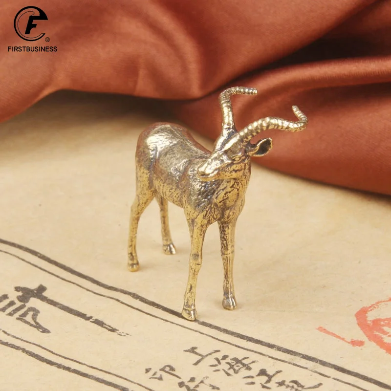 Copper Leader Sheep Small Ornaments Antique Brass Miniatures Figurine Keychain Pendant Lucky Antelope Home Decor Desk Decoration