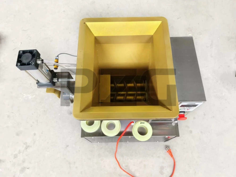Automatic Pneumatic Round Dough Making Machine Dough Divider Bakery Bread Dough Divider Machine Rounder With Mould