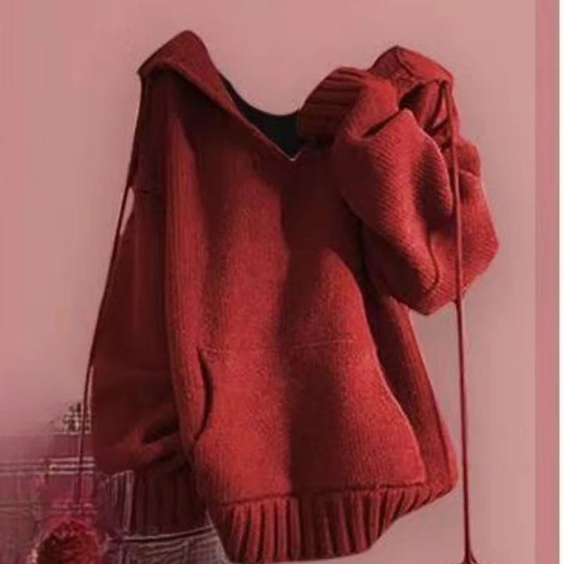 

Уменьшение возраста Сделайте Someone Look Тонкий новогодний костюм. Новый комплект свободных свитеров с капюшоном и клетчатой юбки из двух частей.