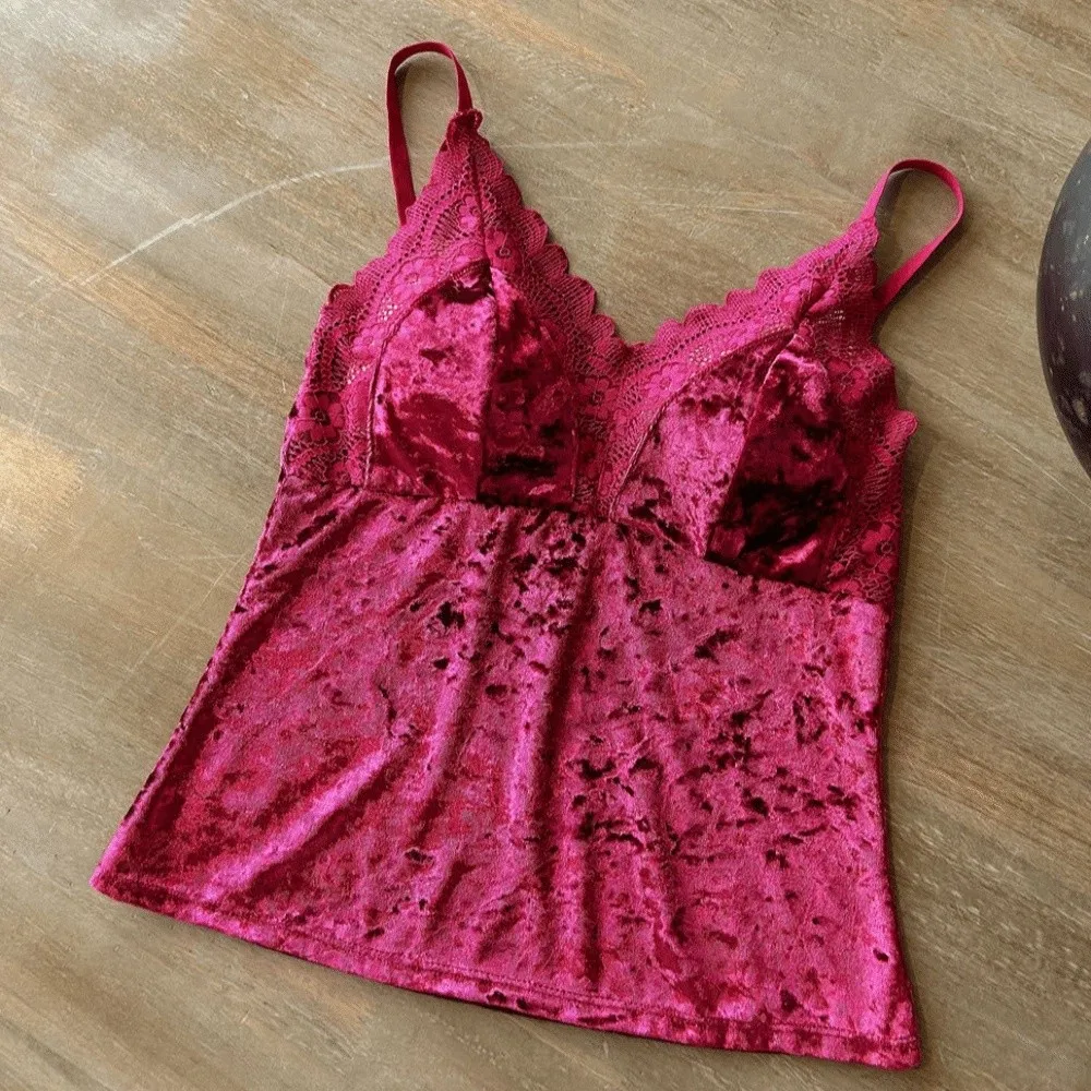 

Velvet Slim Lace Crop Top Sweet Bottoming Shirt Girl's Vest Top Spicy Girls Style Four Seasons Camisole with Pads Women
