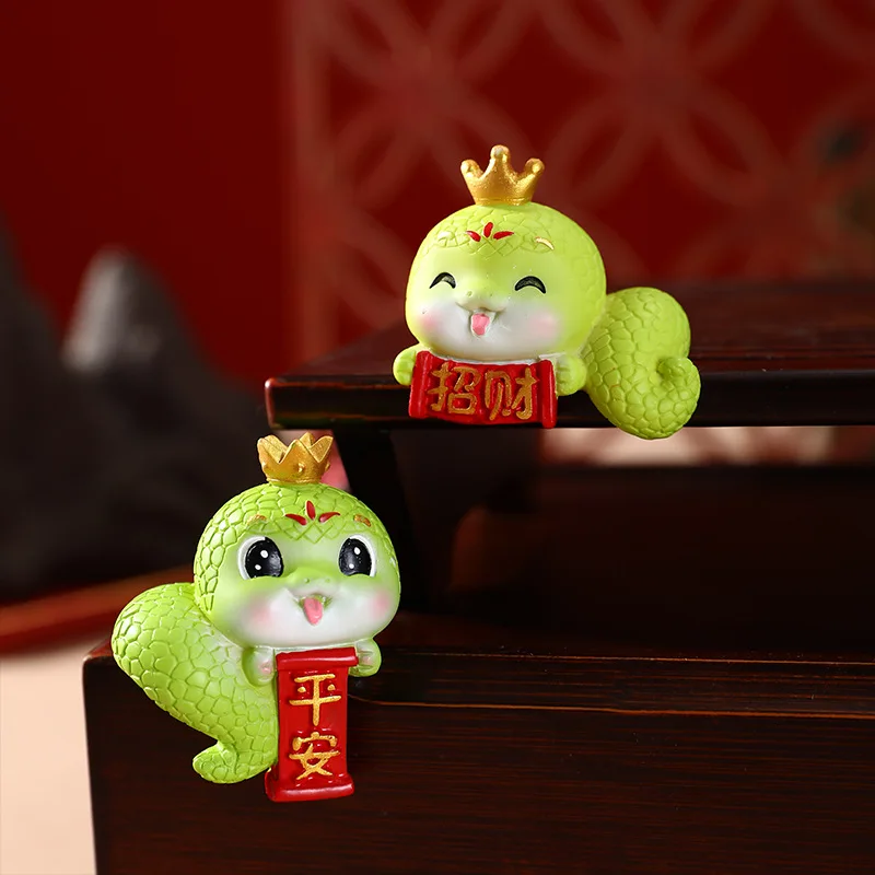 

New Year's Wealth Snake Ornament Lovely Cartoon Crown Snake Design Decorations For Desk Fireplace Car 2025 Spring Festival Gifts
