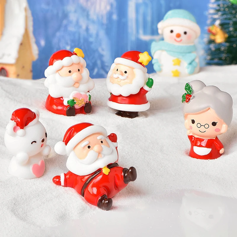 Cute Funny Santa Claus Snowman Dolls Car Micro Landscape Ornaments Toy Christmas Party Decoration Home Desktop Resin Craft Gifts