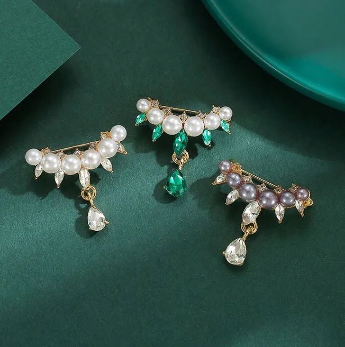 

Pearl water droplet anti glare brooch, high-end women's exquisite tassel suit chest flower, fixed clothes anti glare buckle pin