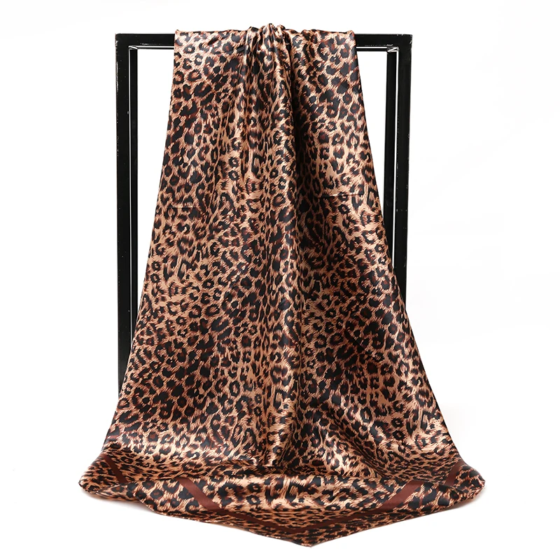 1 قطعة ليوبارد طباعة تقليد وشاح حريري الحجاب عادية امرأة مسلمة الحجاب شالات السلس لينة الشعر وشاح الإسلامية عمامة باندانا