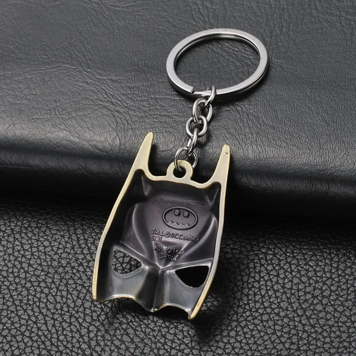 Stylish Batman Alloy Keychain with Retro Mask Design for Bag Home Key Accessories Anime Cartoon Movie Peripherals Gift