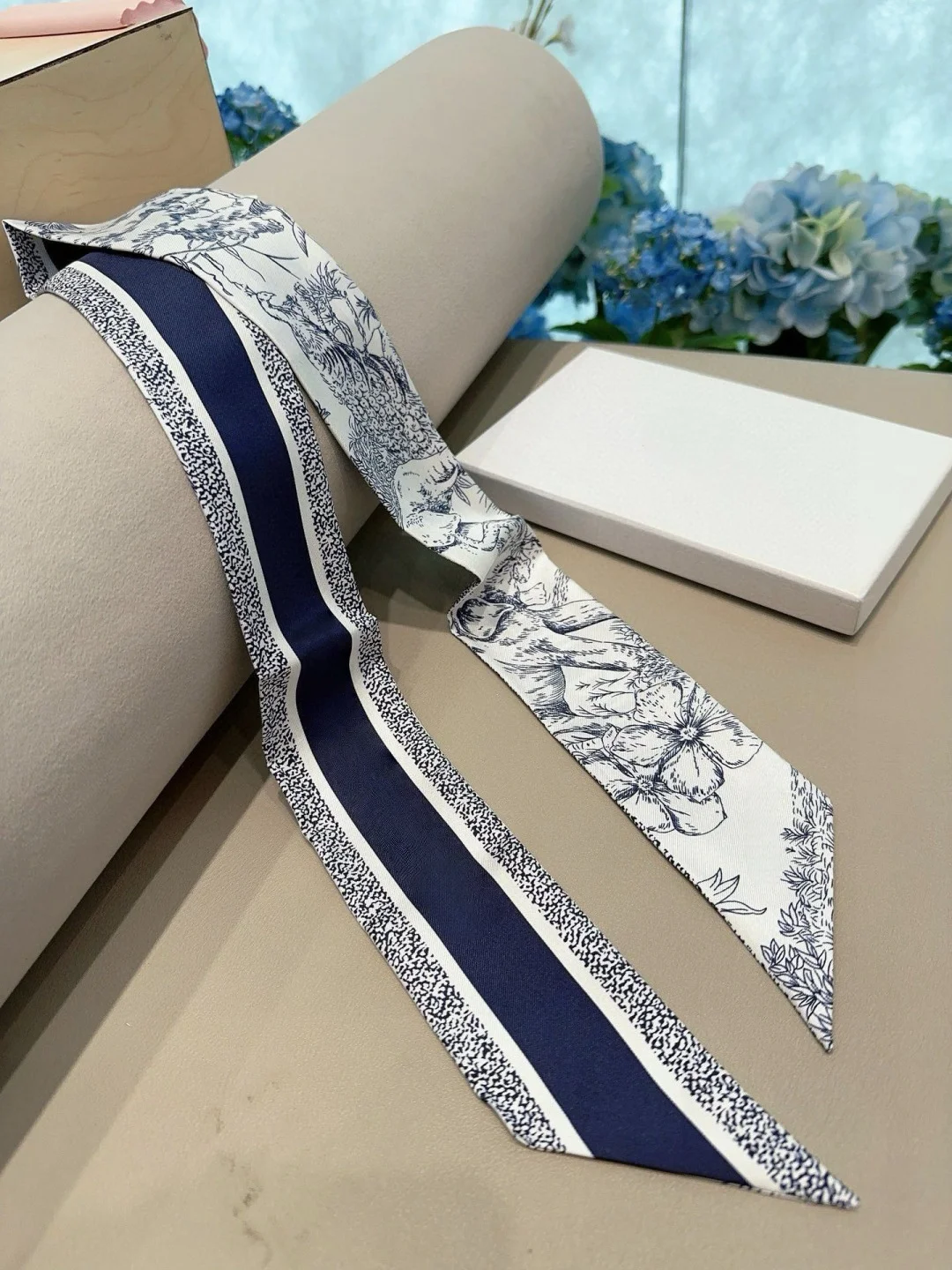 

Luxury Brand High-quality Silk Scarf Made of Premium Silk 6*100cm Can Be Used As A Headscarf Wristband or Bag Strap Perfect Gift