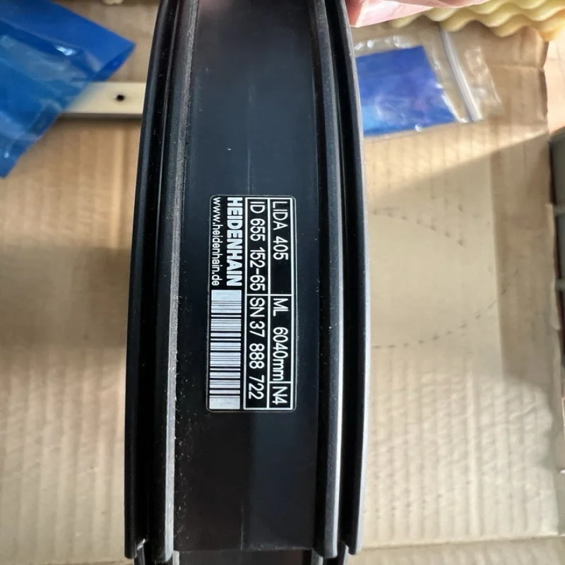 LA 405 New Original Ready Warehouse Industrial Automation PLC Programming Controller