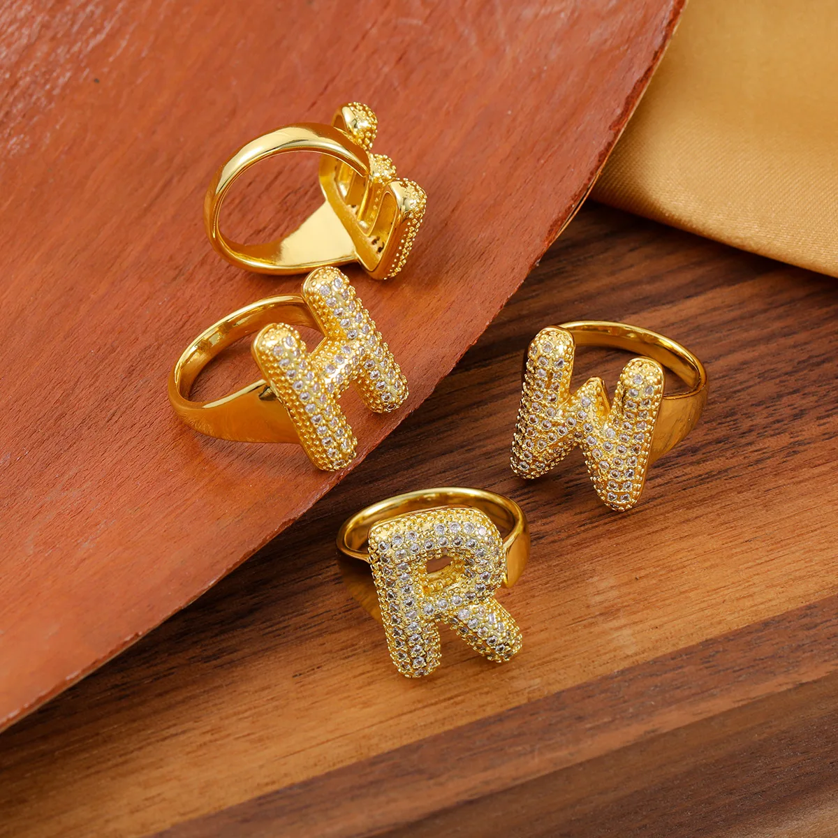 Anillos con letras de A-Z inicial doradas chapadas en cobre para mujer, anillo ajustable abierto, regalo de joyería de boda estética, 1 ud.