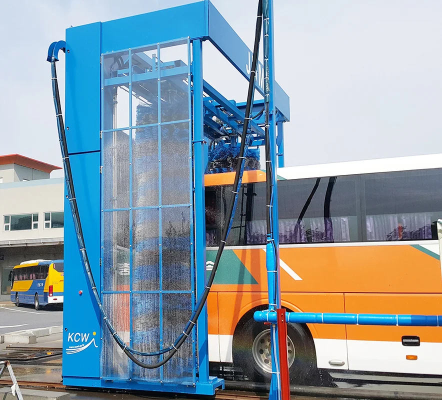 Professional Supplier Movable 2pcs Vertical Brush Automatic Truck Bus Wash Machine 2022 New Large Bus Car Wash Equipment