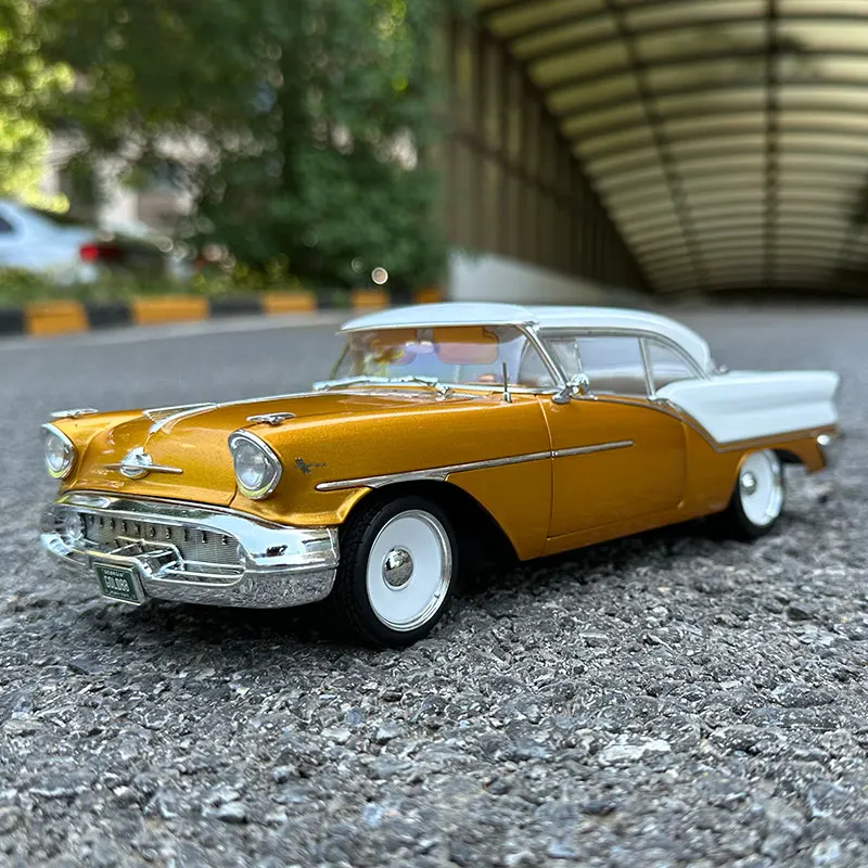 ACME 1:18 Oldsmobile Super88 1957 Vintage Car Alloy Fully Open Simulation Limited Edition Alloy Metal Static Car Toy Gift