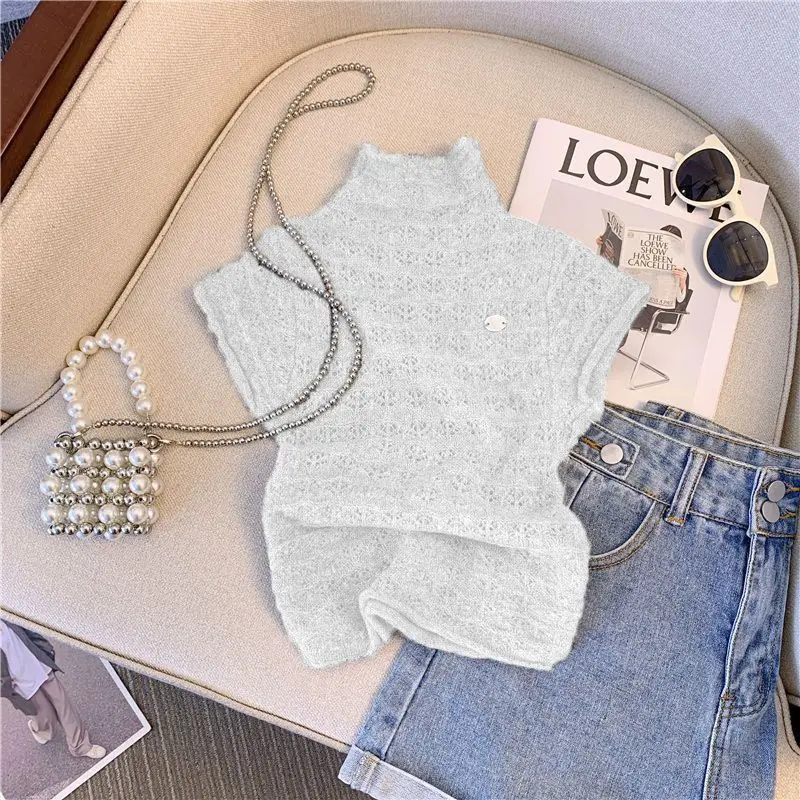 Summer 2023 New Short Cutout Short-sleeved Top Women\'s Trendy Design Sense Half-turtleneck Knit Vest T-shirt