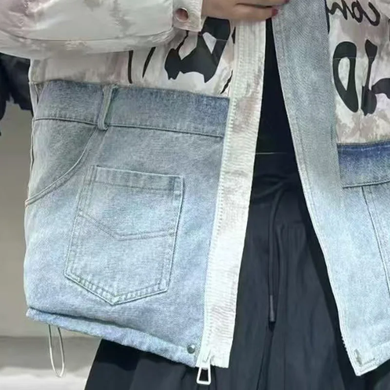 ANJY 2025 شتاء جديد المرأة موضة الشارع الشهير الدنيم المرقعة مقنعين أسفل سترة الاتجاه عادية شيك Ins المد معطف مبطّن A15003