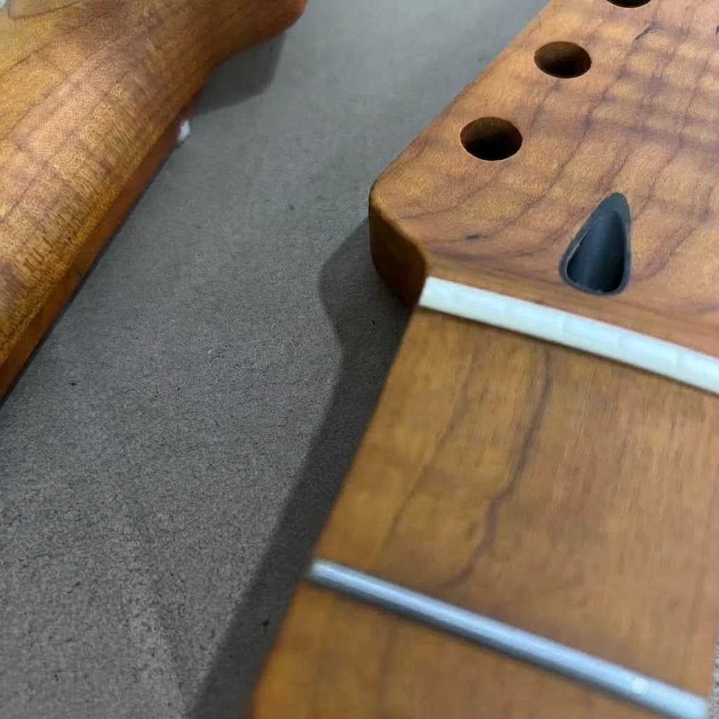 Roasted Flame Matte ST Neck, Light Fretboard, 22 Frets, Standard Scale, 56mm Heel Truss Rod for Custom Building Projects
