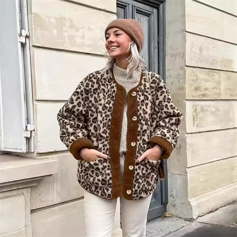 Elegant Contrast Leopard Print Single Breasted Jacket Women Fashion O Neck Long Sleeves Pocket Coat 2024 New Lady Warm Outerwear